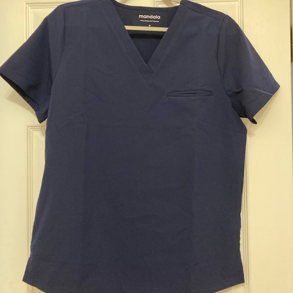 Medium scrub top - Picture 1 of 1